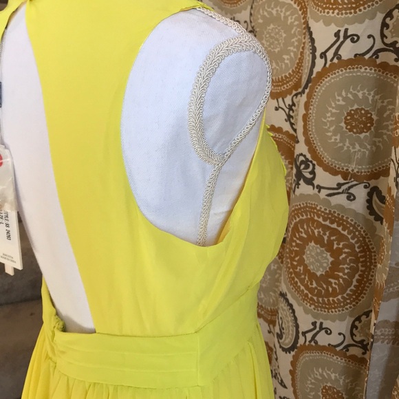 Yellow dress - Picture 7 of 8